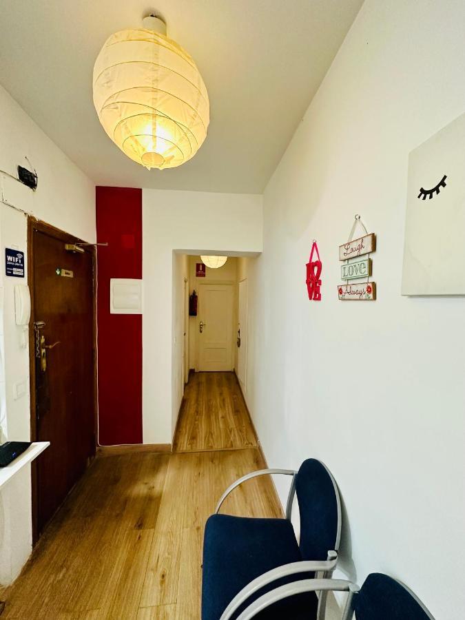 Punta Me Rooms Near The Gran Via Madrid Esterno foto