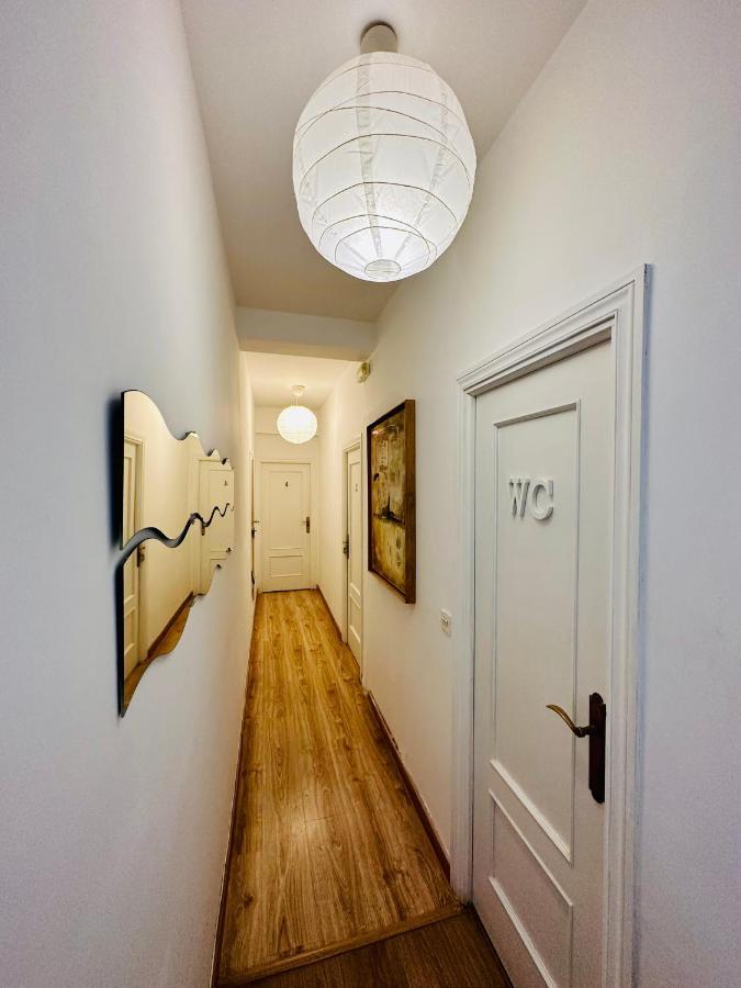 Punta Me Rooms Near The Gran Via Madrid Esterno foto